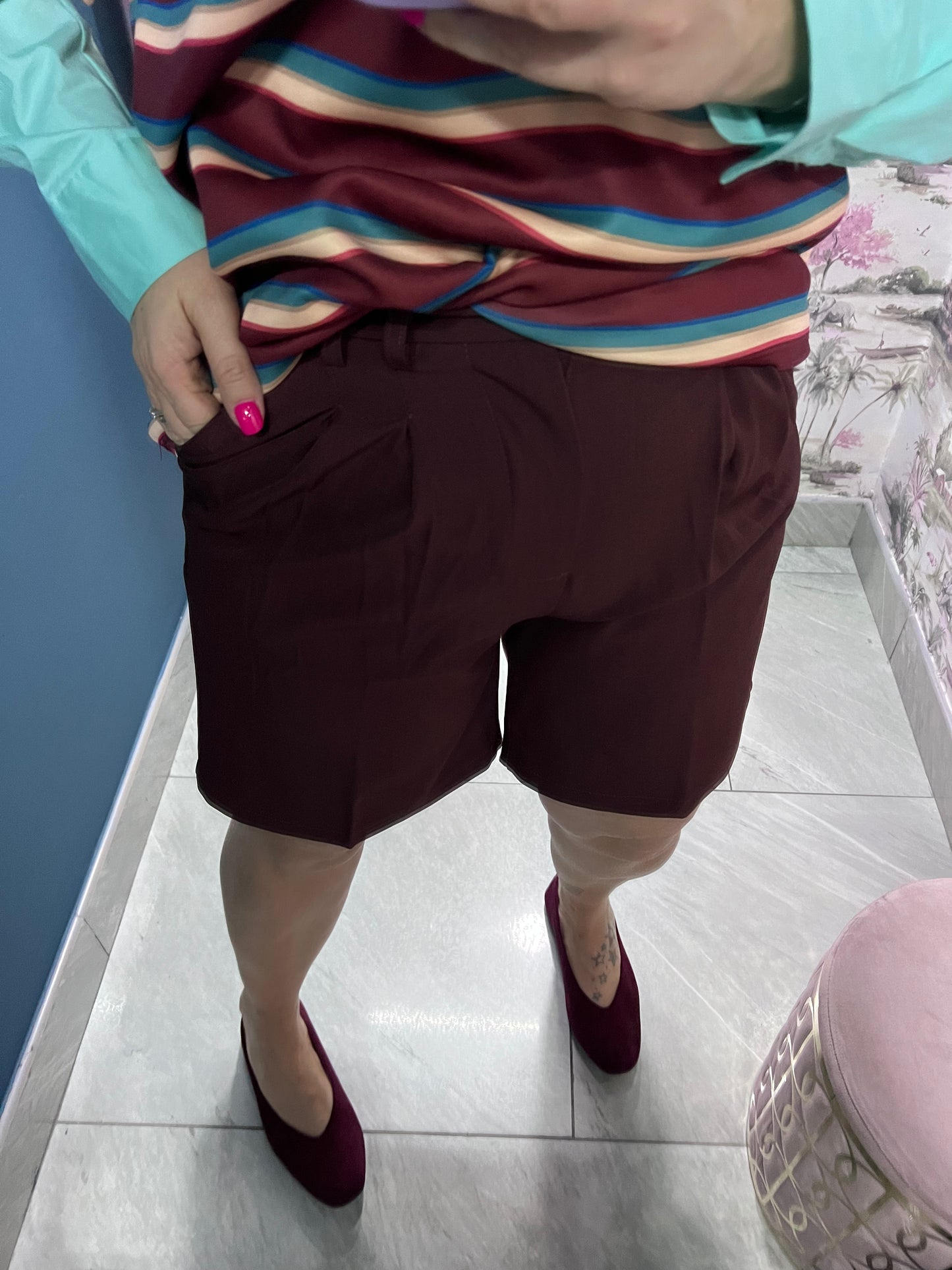 Bermuda chic bordeaux