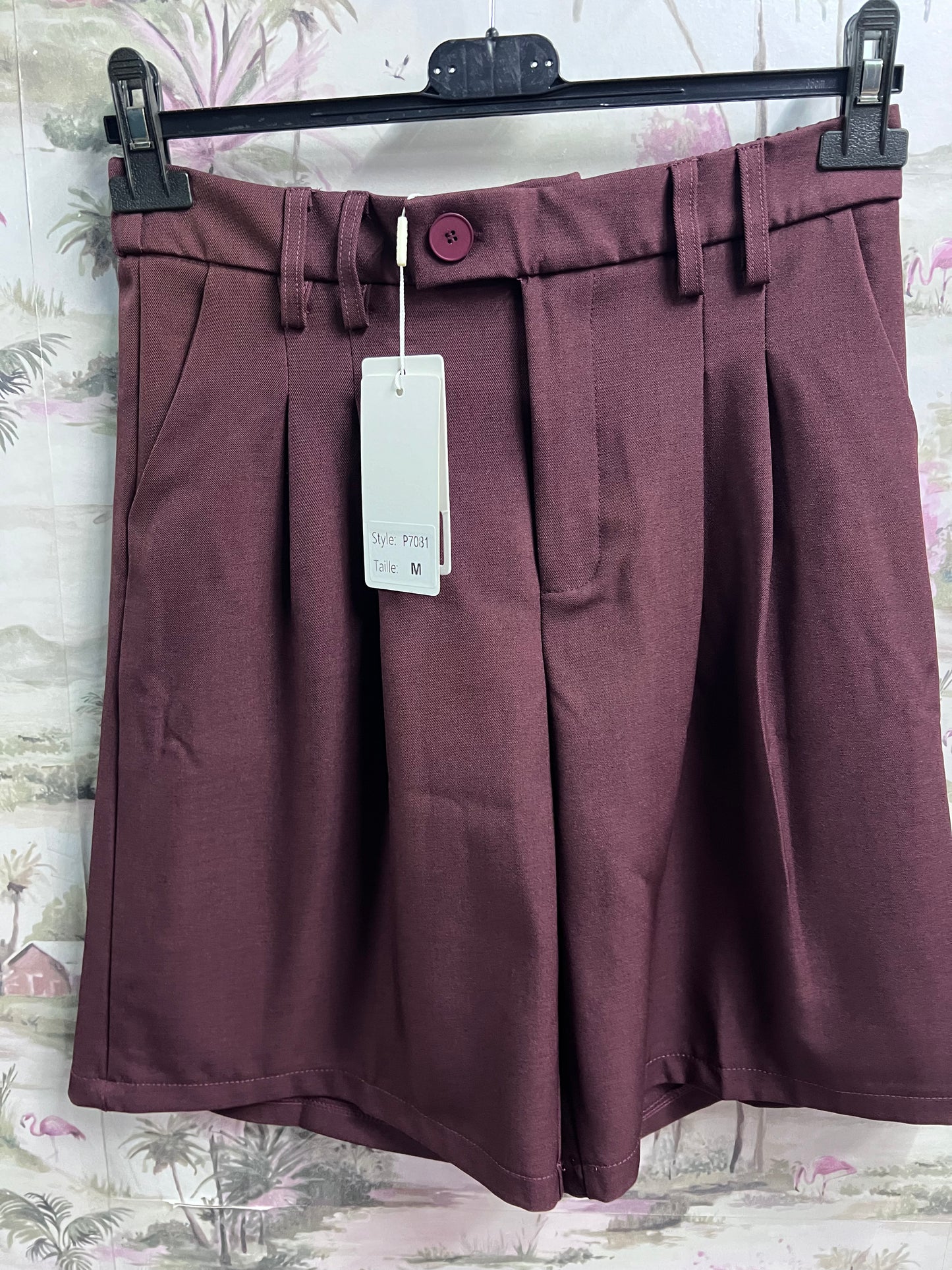 Bermuda chic bordeaux