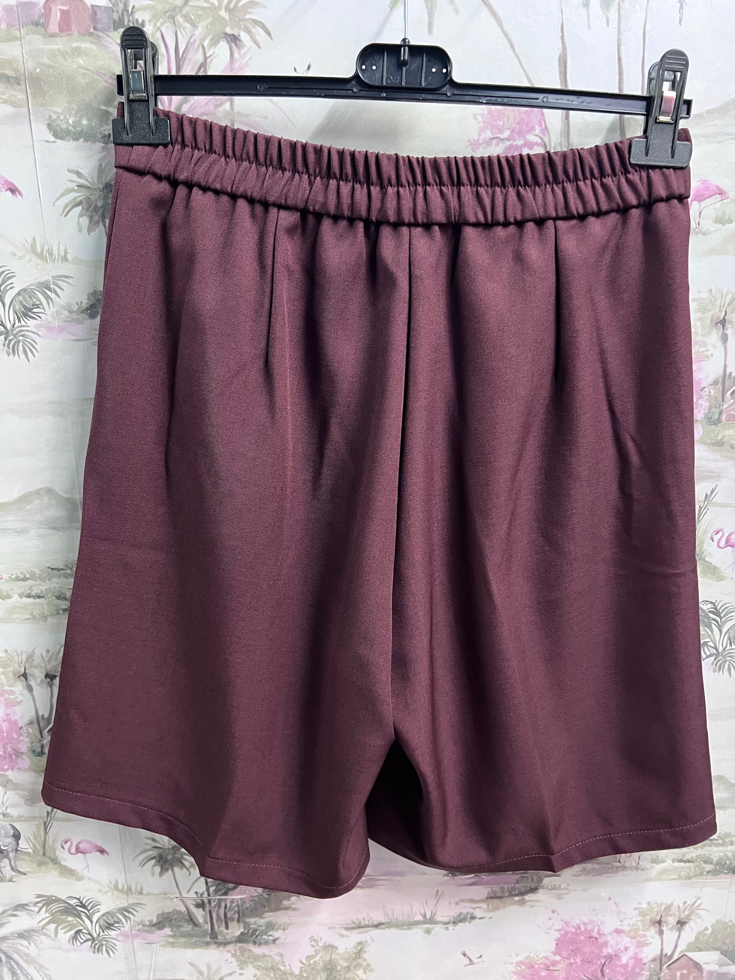 Bermuda chic bordeaux