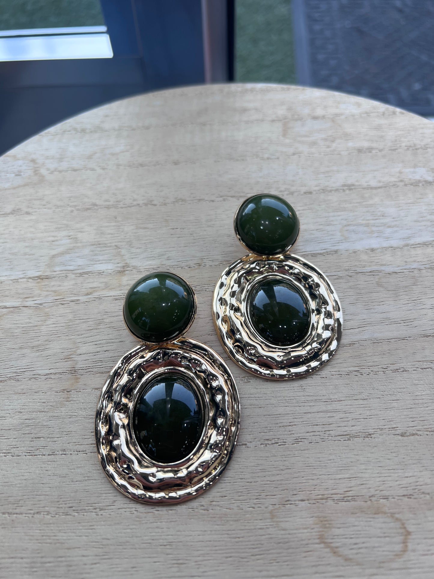 Orecchini medaglione verde