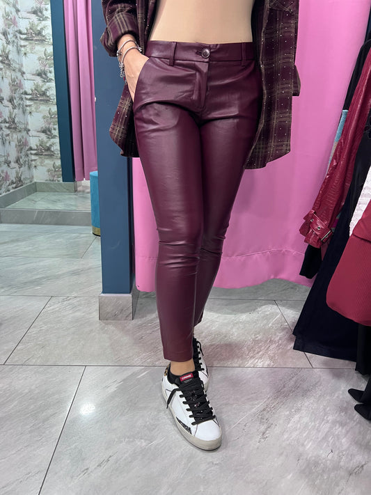 Pantalone ecopelle vita media