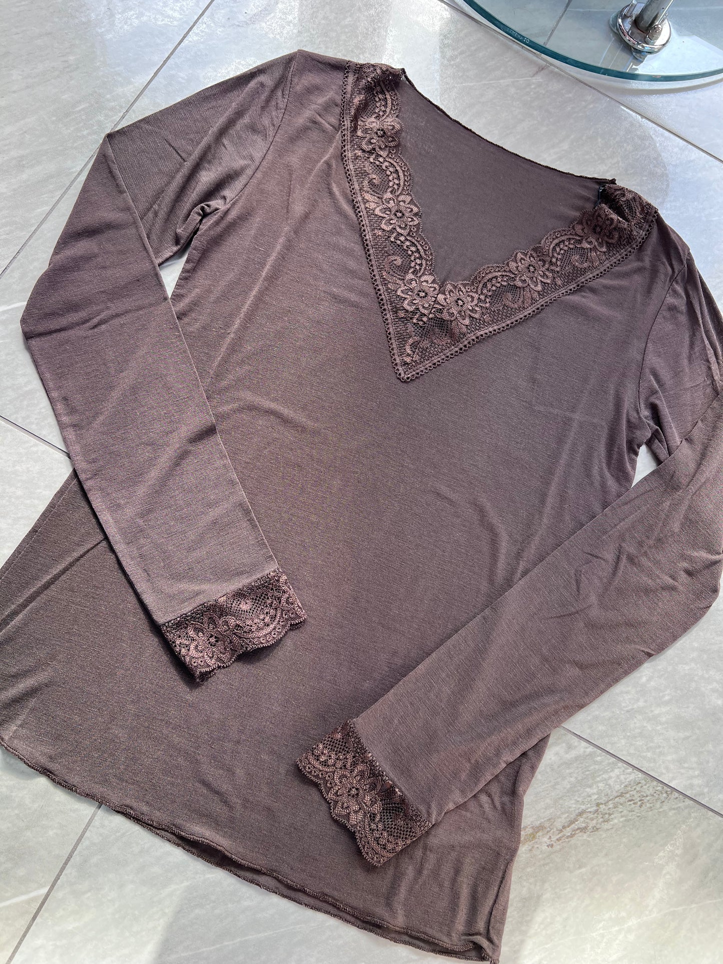 Maglia in cashmere merletto scollo a V